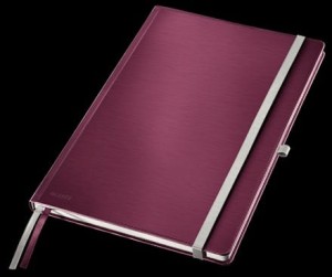 Notatnik twardy LEITZ STYLE A4 kratka ciemnoczerwony 44760028