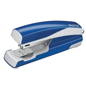 Zszywacz 55020 LEITZ niebieski 24-26/6 30k średni metalowy 55020035